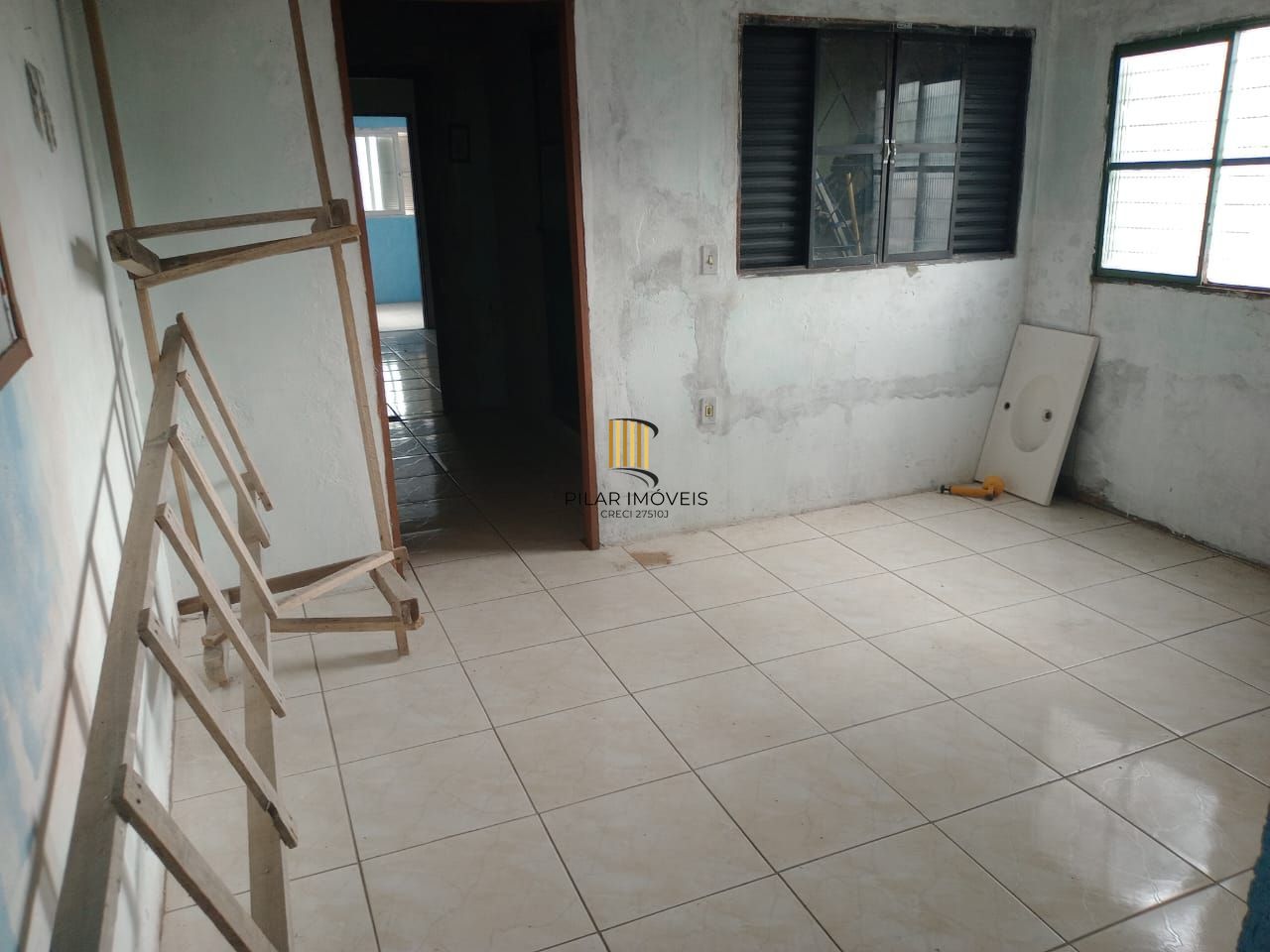 Casa 3 dormitórios no bairro Restinga