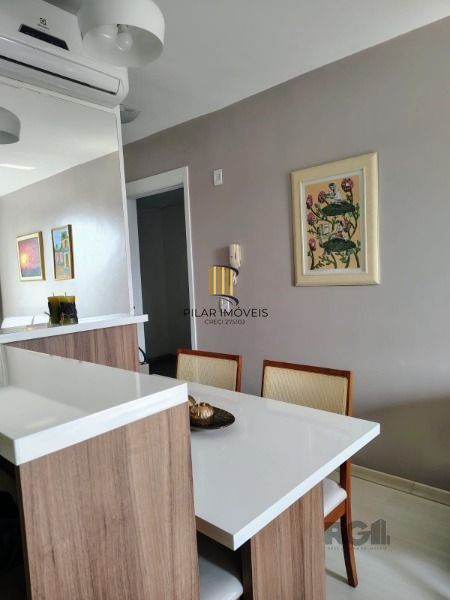 Apartamento em Porto Alegre, no bairro Vila Nova, com 2 dormitório(s), e 2 banheiros, à venda.