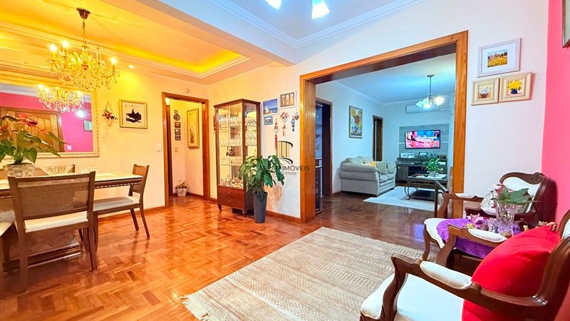 Impecável apartamento com 3 dormitórios , 3 banheiros , 2 vagas cobertas , com 120 m² privativos.