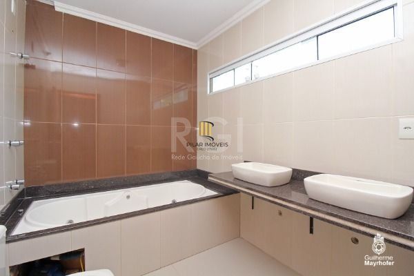 Casa Condominio para Venda - 254.32m², 3 dormitórios, sendo 3 suites, 2 vagas - Pedra Redonda
