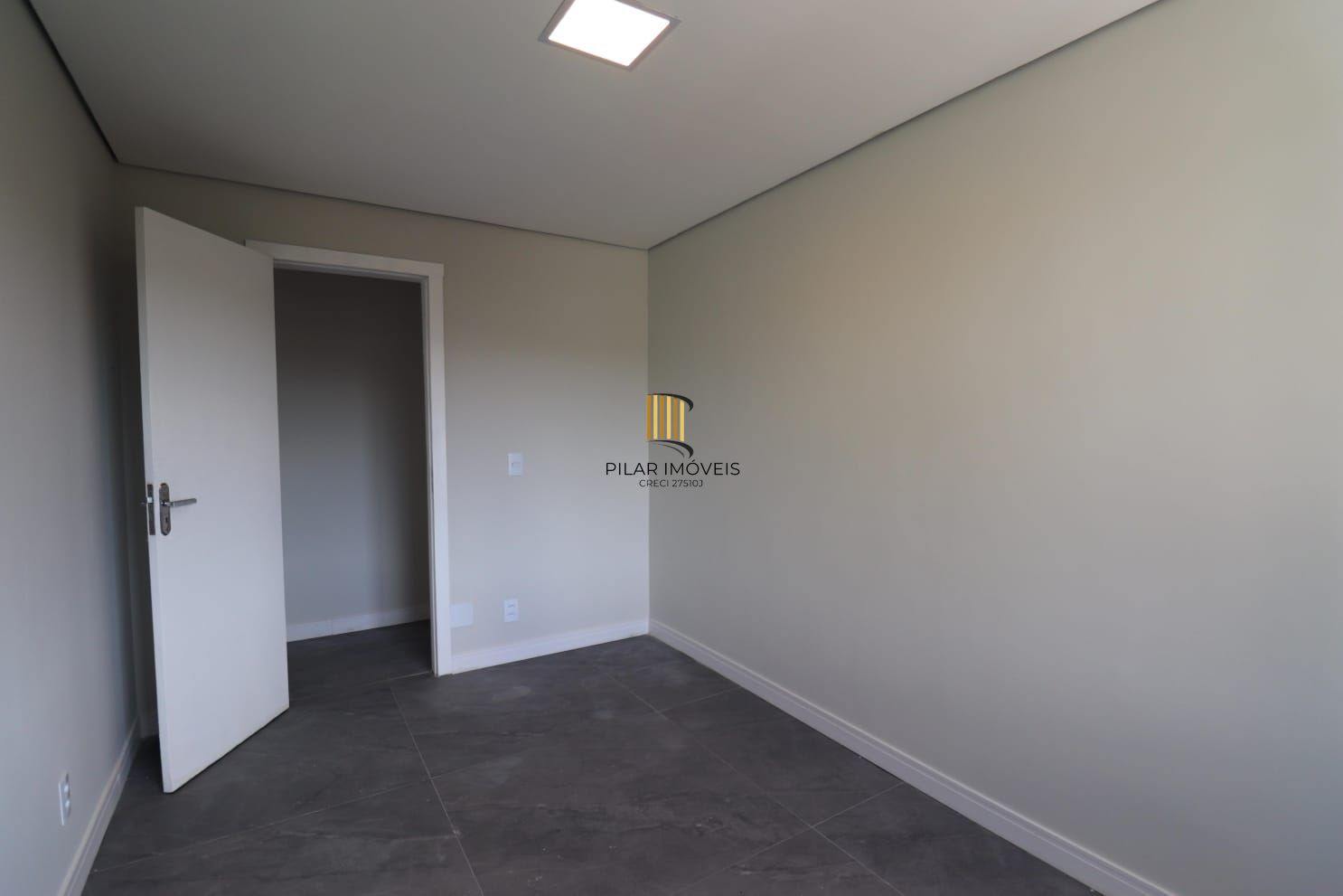 Casa 4 dormitórios no bairro Vila Nova