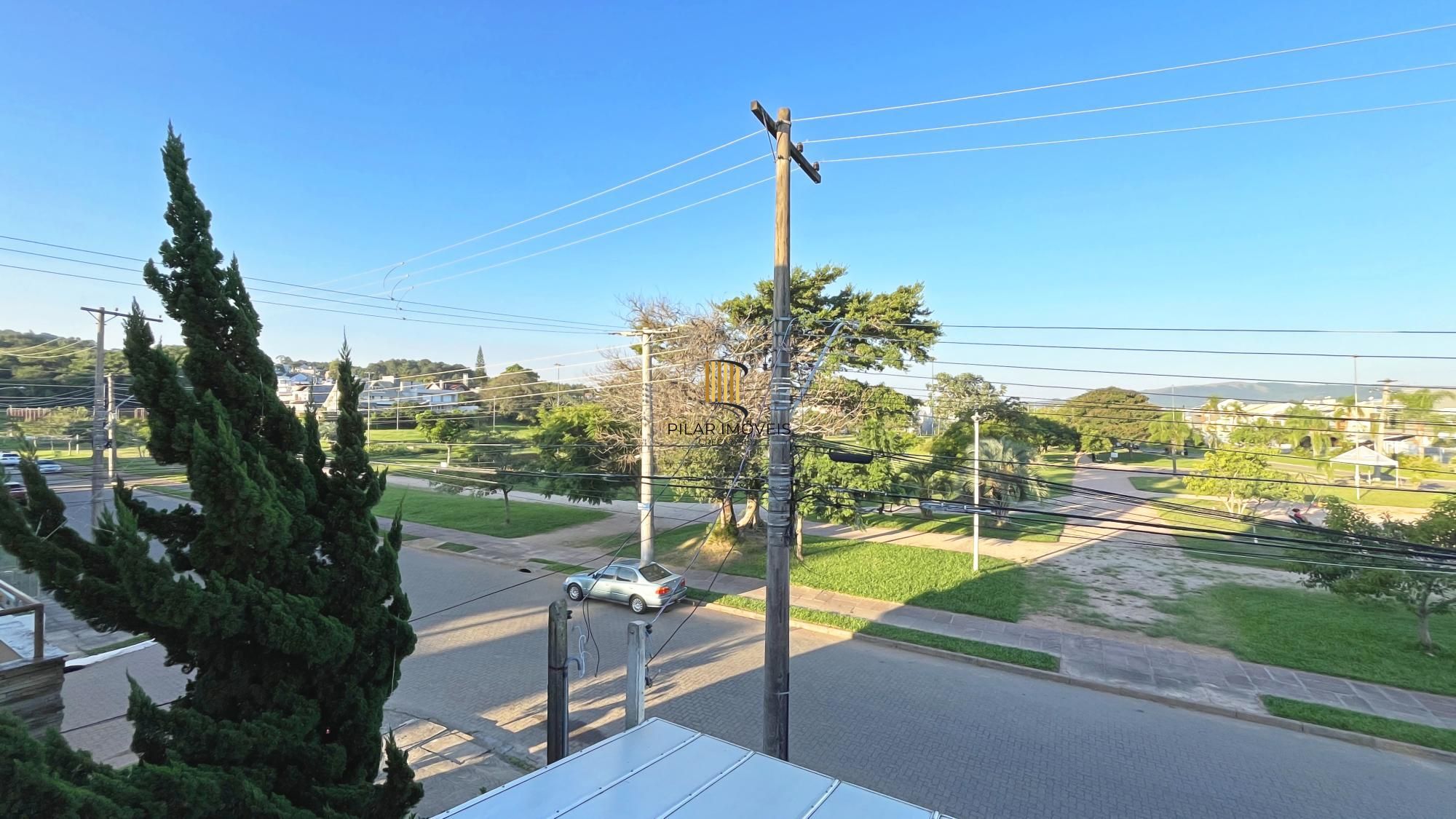 Casa à venda com 174m², 3 dormitórios, 3 suítes, 2 vagas, no bairro Hípica em Porto Alegre