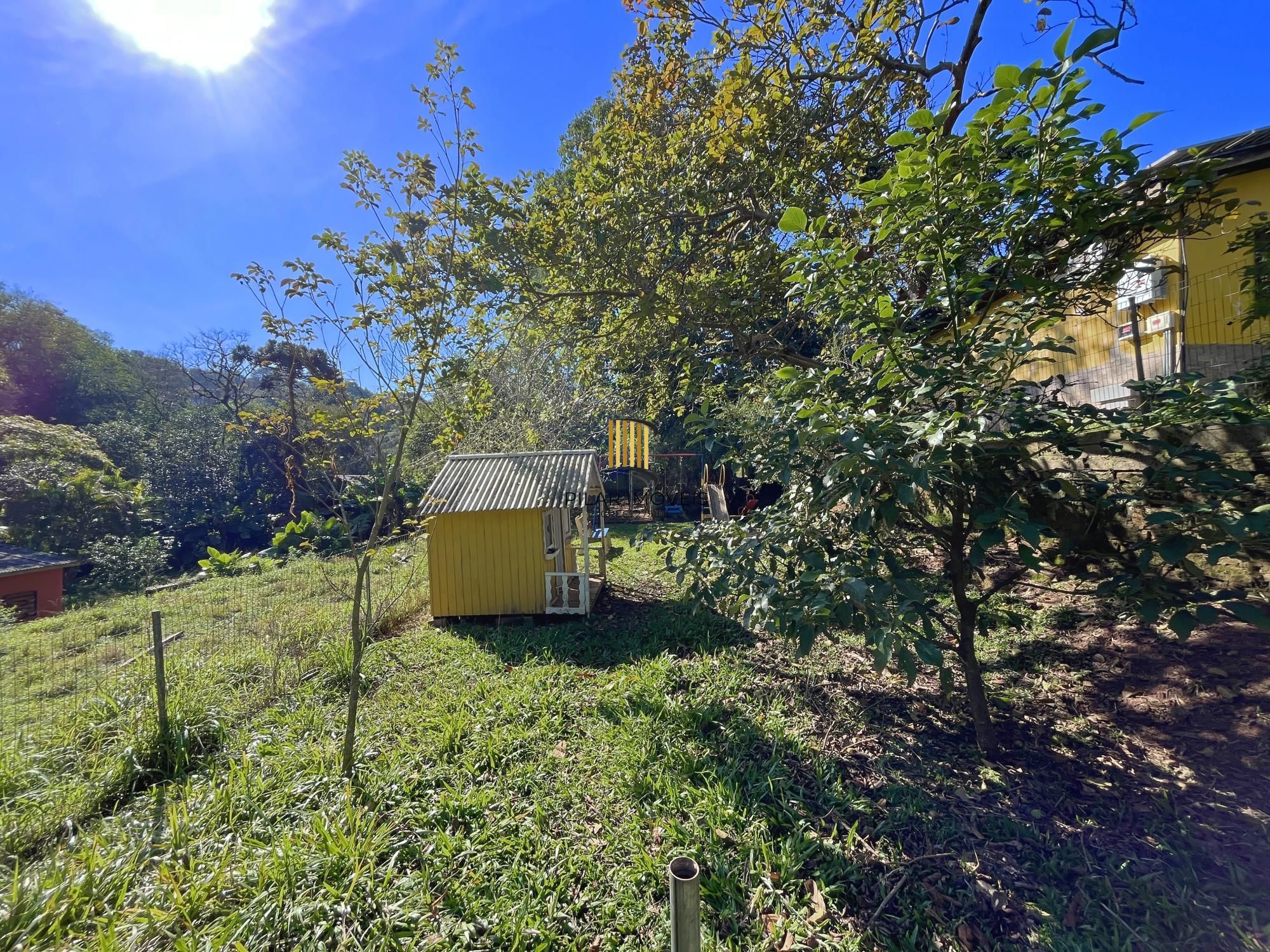 Casa 3 dormitórios no bairro Hípica