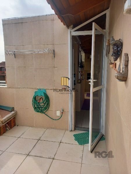 Apartamento em Porto Alegre, no bairro Cavalhada, com 2 dormitório(s), e 2 banheiros, à venda.