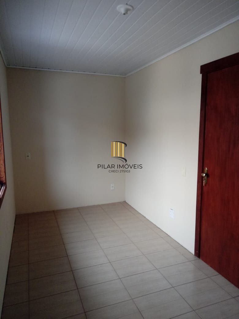 Casa 2 dormitórios no bairro Guarujá