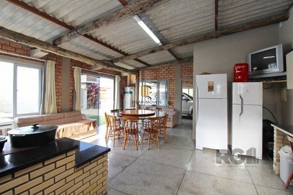 Casa em Porto Alegre, no bairro Belém Novo, com 3 dormitório(s), e 3 banheiros, à venda.