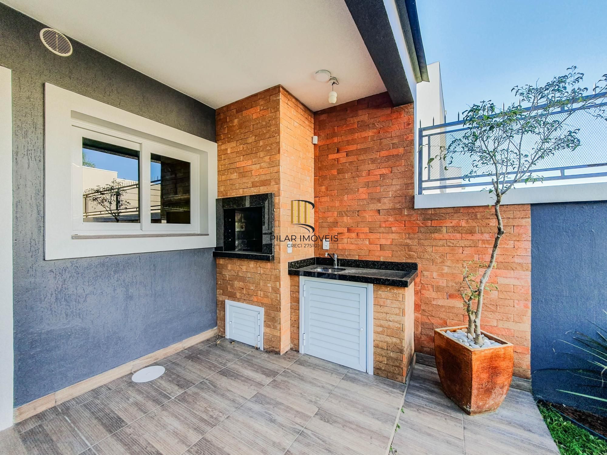 Casa 3 dormitórios no bairro Hípica