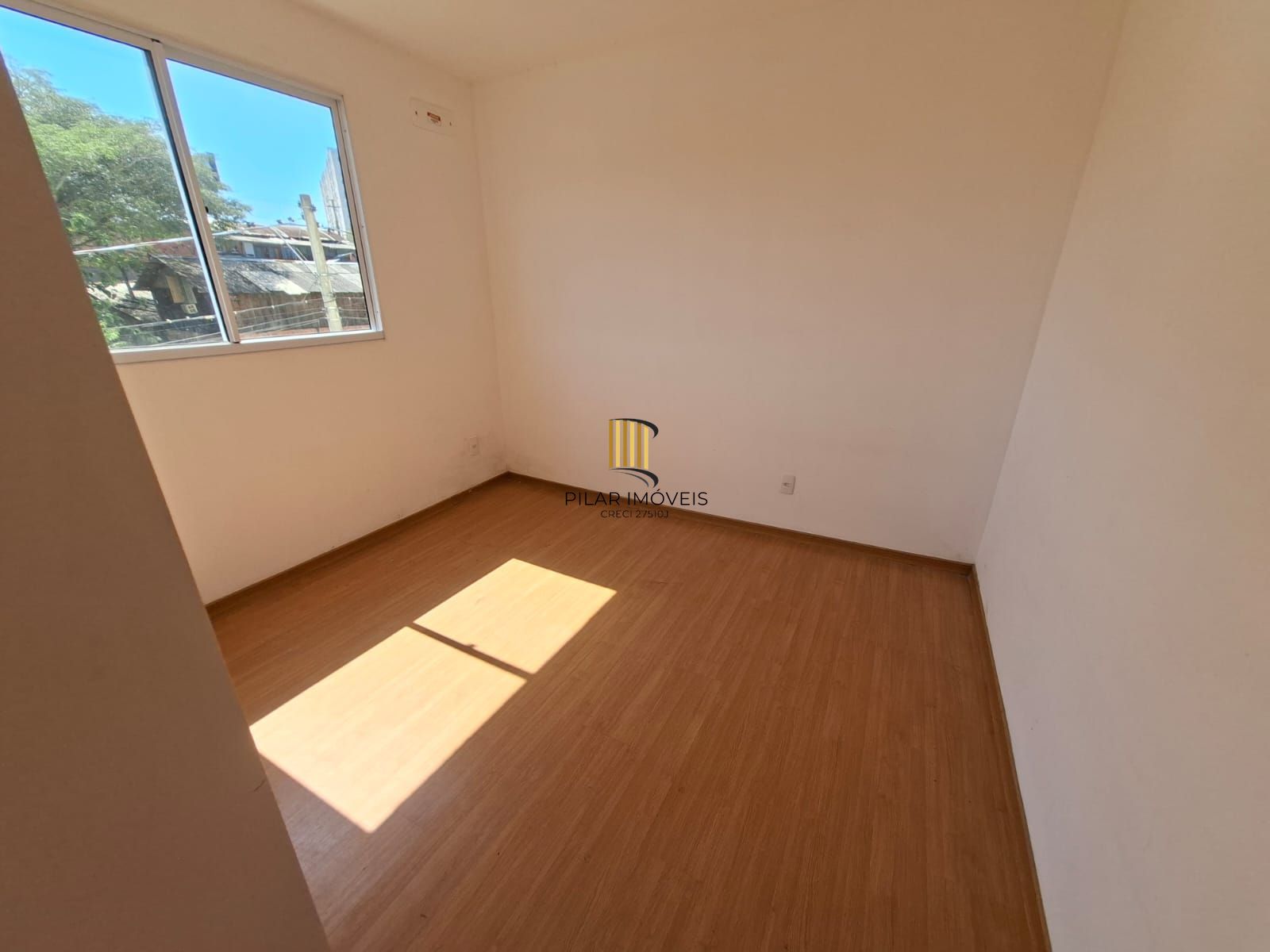 Apartamento de 02 dormitorios com vaga de garagem no bairro Cavalhada- VENDA!!