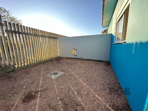 Casa Condominio em Porto Alegre, no bairro Ponta Grossa, com 2 dormitório(s), e 2 banheiros, à venda.