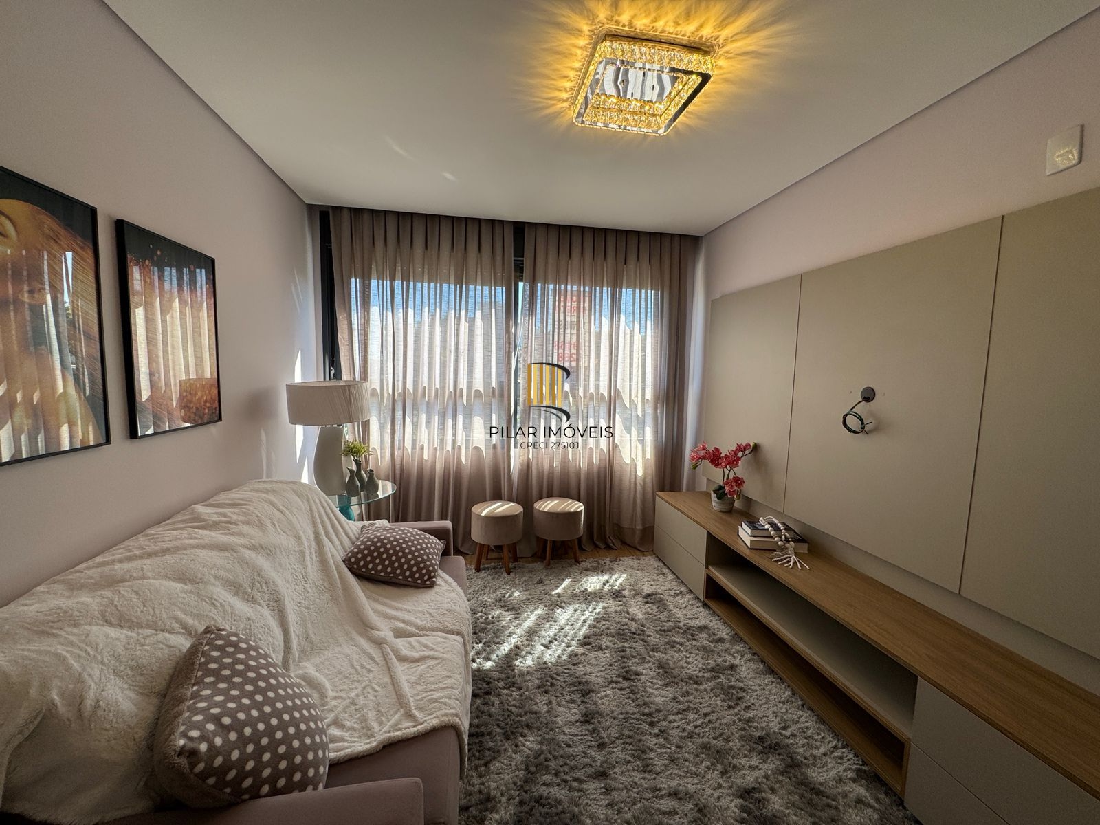 Apartamento 100 % Mobiliado, decorado, 2 dormitórios, 2 vagas , 68m² privativos