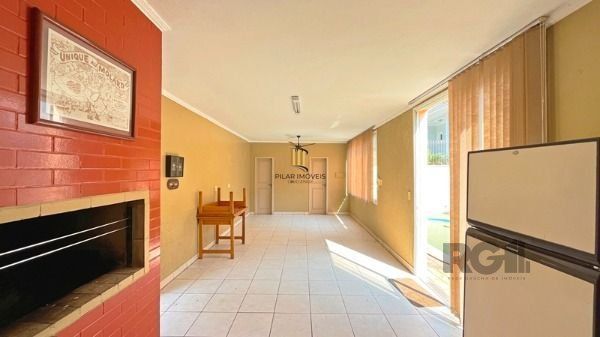 Casa em Porto Alegre, no bairro Nonoai, com 4 dormitório(s), à venda.