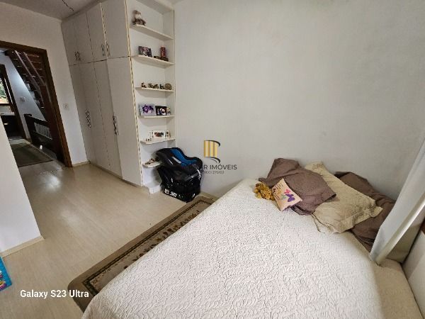 Casa Condominio em Porto Alegre, no bairro Ipanema, com 3 dormitório(s), e 3 banheiros, à venda.