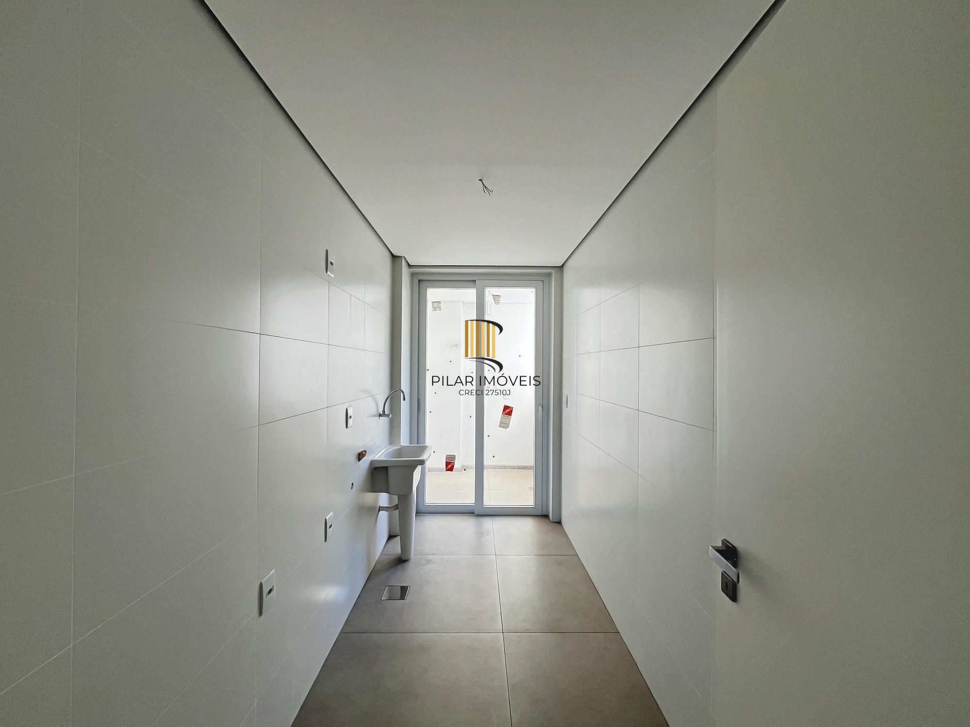 Apartamento com 3 dormitórios sendo 3 suíte á venda Bairro Cristal.