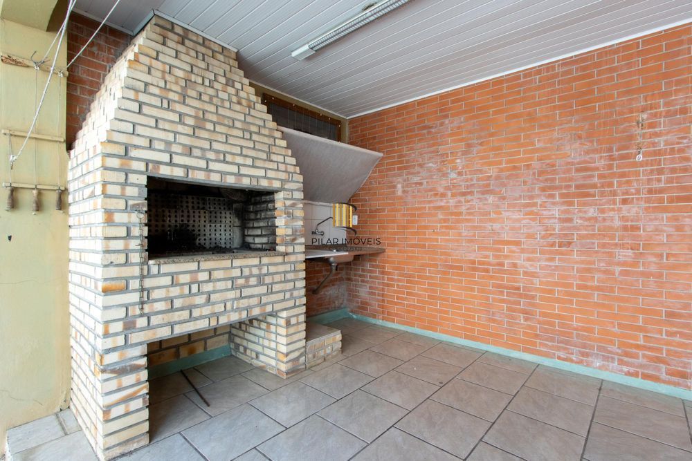 Casa 4 dormitórios no bairro Hípica