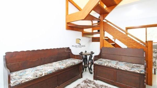 Casa em Porto Alegre, no bairro Hípica, com 3 dormitório(s), e 3 banheiros, à venda.