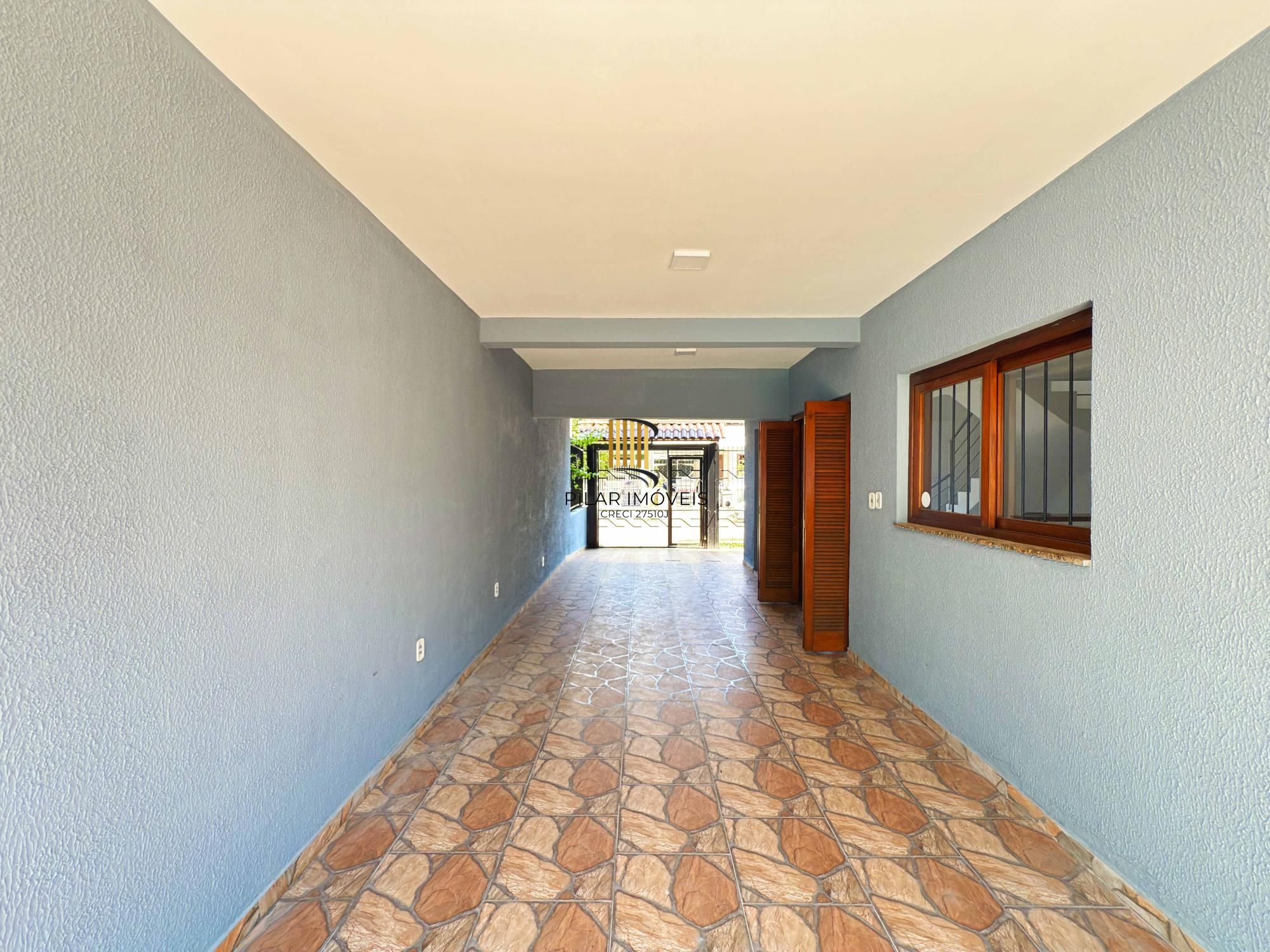 Casa 2 dormitórios no bairro Hípica