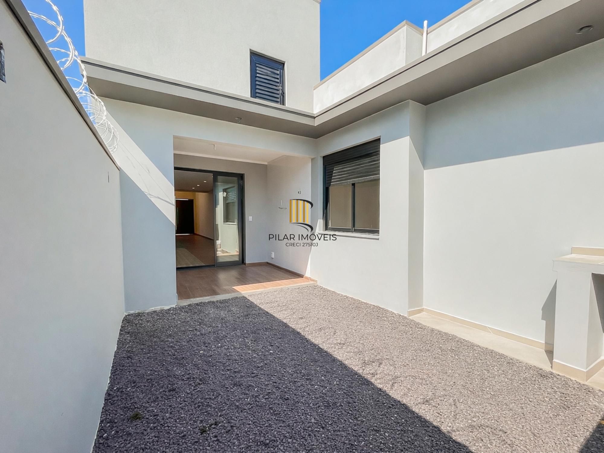 Casa 3 dormitórios no bairro Hípica