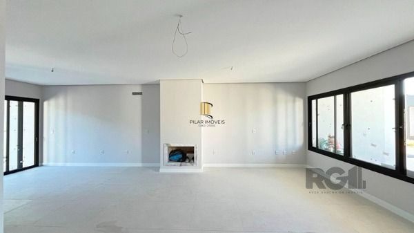 Casa Condominio em Porto Alegre, no bairro Ipanema, com 3 dormitório(s), à venda.