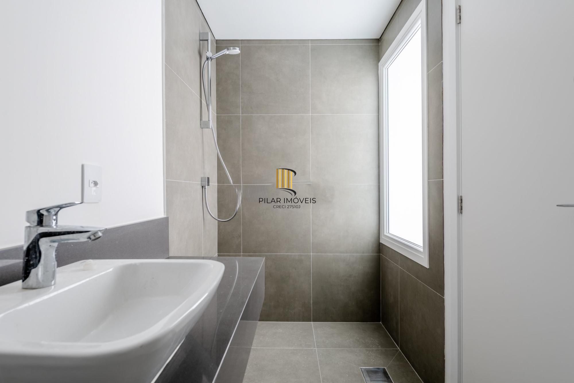 Belíssimo apartamento com projeto diferenciado e vista deslumbrante para o pôr do sol do Guaíba.