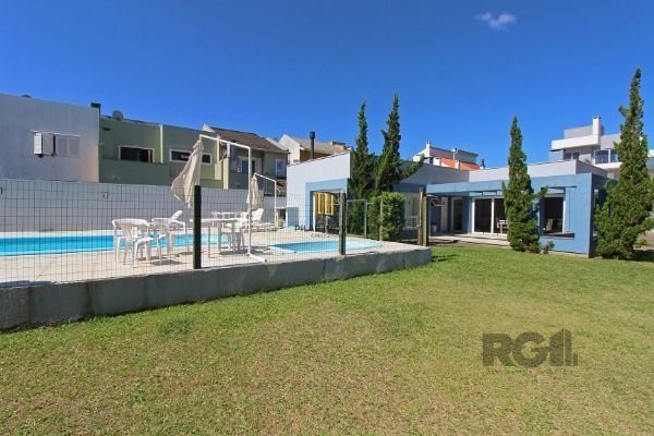 Casa Condominio para Venda - 137m², 3 dormitórios, sendo 1 suites, 3 vagas - Hípica