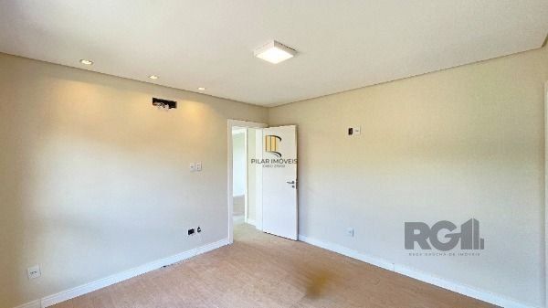 Casa Condominio em Porto Alegre, no bairro Hípica, com 3 dormitório(s), e 3 banheiros, à venda.