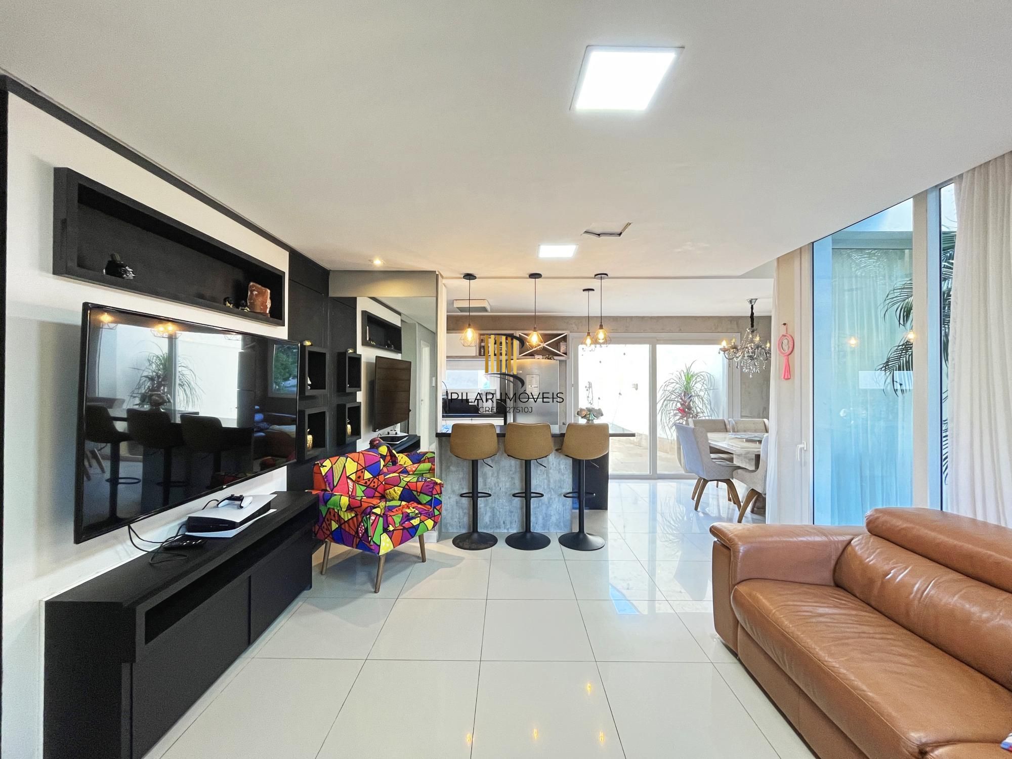 Casa 4 dormitórios no bairro Hípica