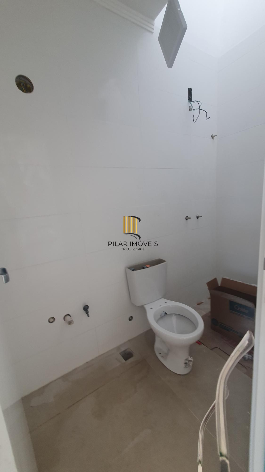 Casa de Condomínio 3 dormitórios no bairro Campo Novo