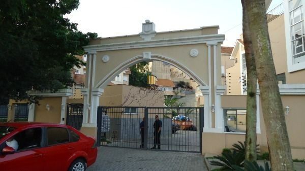 Casa Condominio em Porto Alegre, no bairro Tristeza, com 3 dormitório(s), e 3 banheiros, à venda.