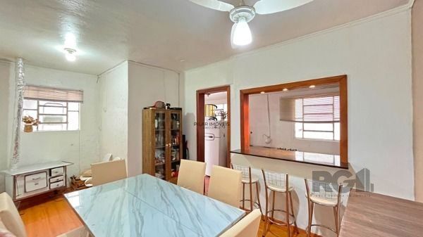 Casa em Porto Alegre, no bairro Cavalhada, com 4 dormitório(s), e 4 banheiros, à venda.