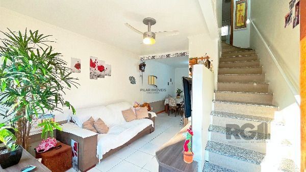 Casa Condominio em Porto Alegre, no bairro Aberta dos Morros, com 2 dormitório(s), e 2 banheiros, à venda.