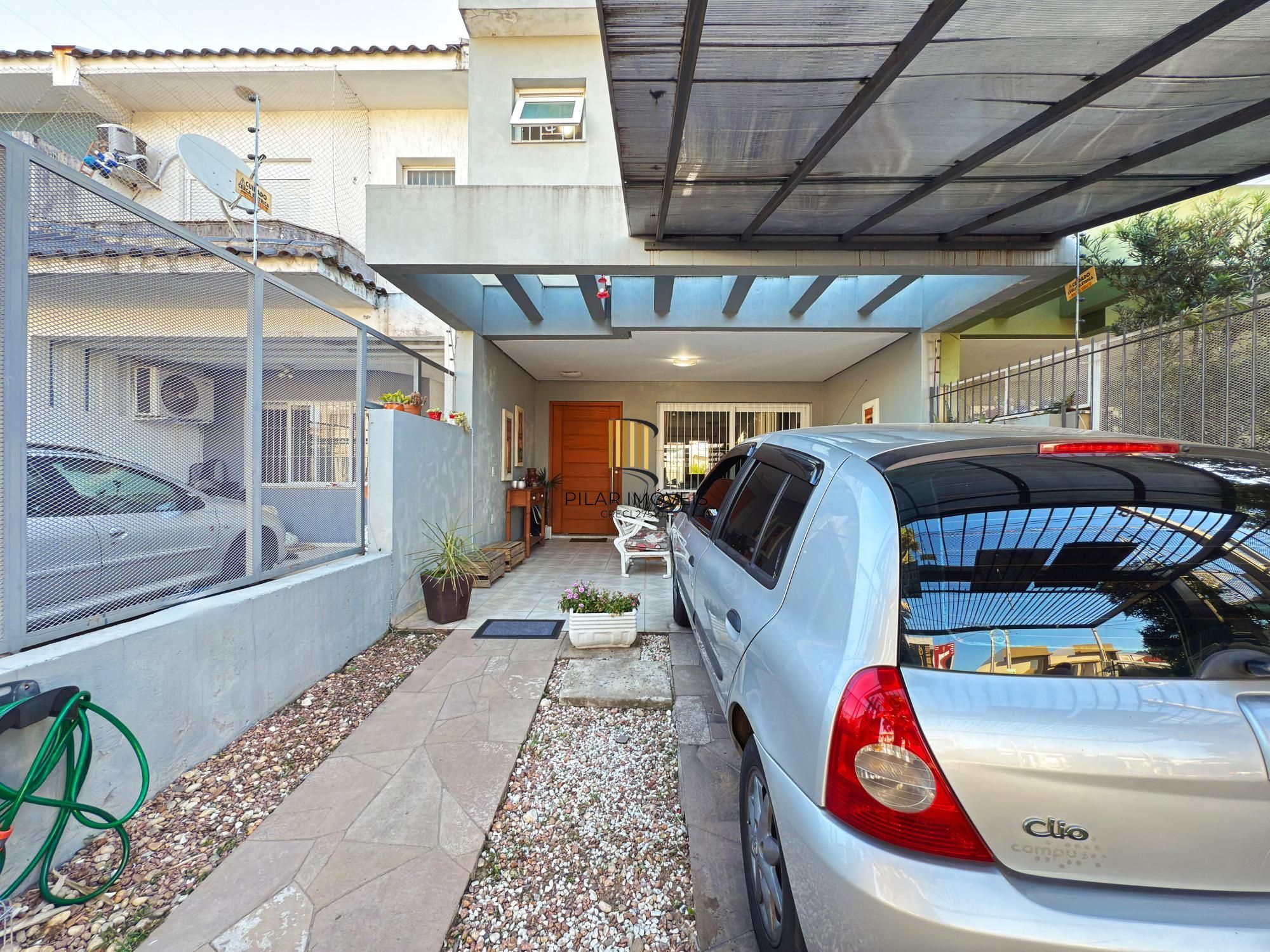 Casa para Venda - 138m², 3 dormitórios, sendo 1 suites, 2 vagas - Hípica
