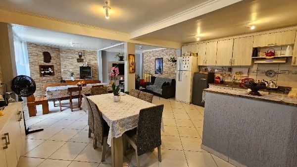 Casa 3 dormitórios no bairro Vila Nova