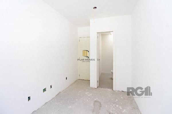 Sobrado para Venda - 100m², 3 dormitórios, sendo 3 suites, 2 vagas - Portal Do Guarujá