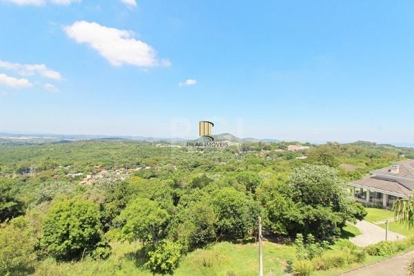 Casa Condominio em Porto Alegre, no bairro Glória, com 3 dormitório(s), e 3 banheiros, à venda.