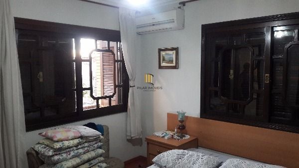 Casa para Venda - 300m², 3 dormitórios, sendo 3 suites, 4 vagas - Espirito Santo