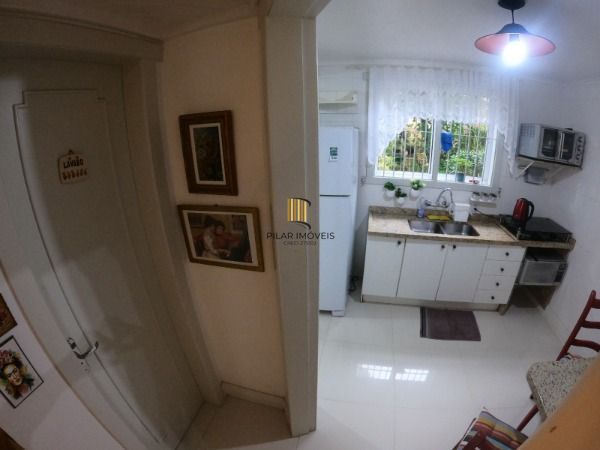 Sobrado em Porto Alegre, no bairro Hípica, com 3 dormitório(s), e 3 banheiros, à venda.