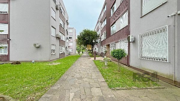 Apartamento em Porto Alegre, no bairro Cavalhada, com 1 dormitório(s), e 1 banheiros, à venda.