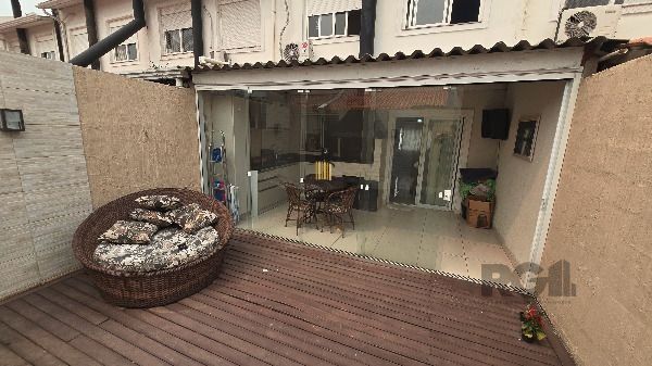 Casa Condominio em Porto Alegre, no bairro Hípica, com 3 dormitório(s), e 3 banheiros, à venda.