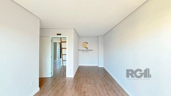 Casa Condominio em Porto Alegre, no bairro Ipanema, com 3 dormitório(s), à venda.