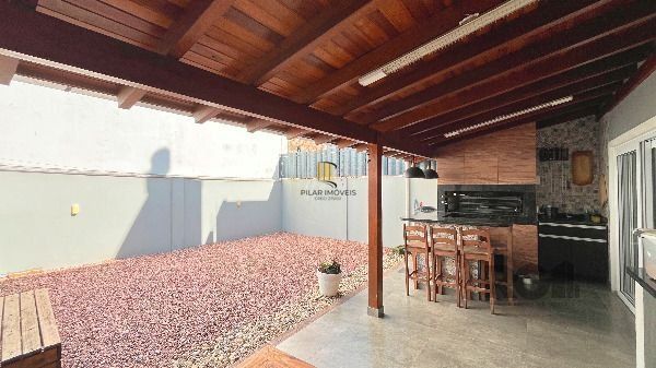 Casa em Porto Alegre, no bairro Hípica, com 3 dormitório(s), e 3 banheiros, à venda.