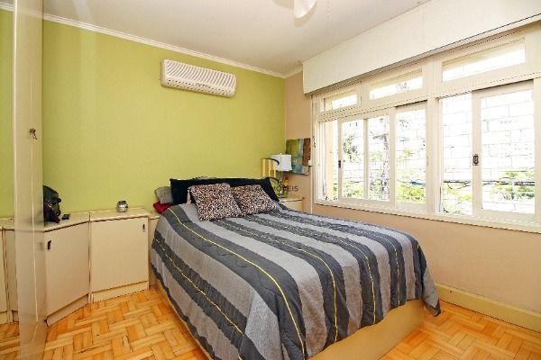 Apartamento em Porto Alegre, no bairro Petrópolis, com 3 dormitório(s), e 3 banheiros, à venda.
