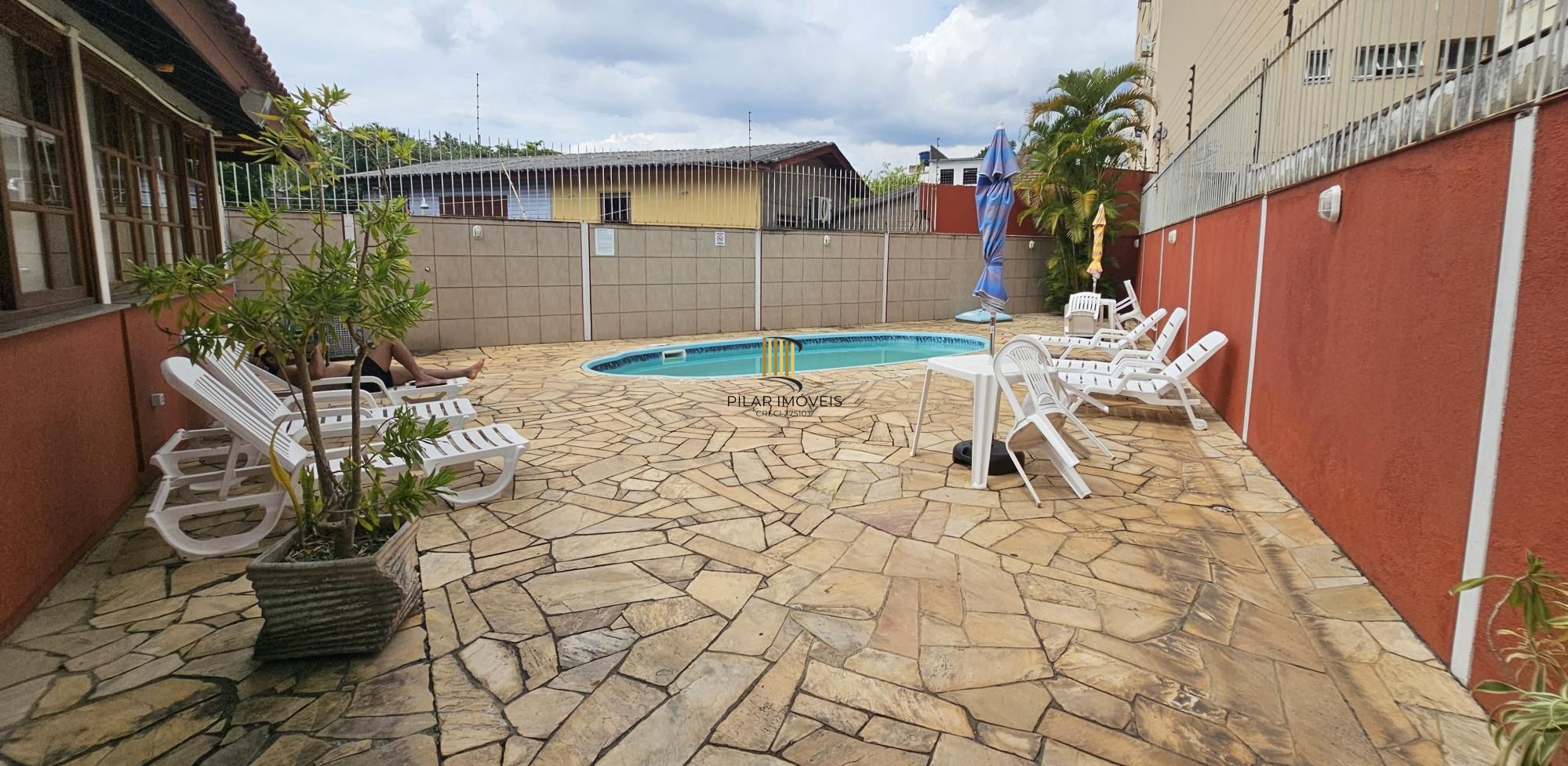 Casa 3 dormitórios em condomínio no bairro Camaquã, a 50 mts da Otto Niemayer.