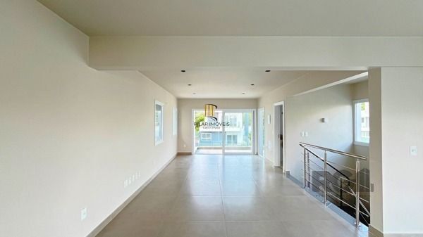 Casa Condominio para Venda - 364m², 3 dormitórios, sendo 3 suites, 2 vagas - Pedra Redonda