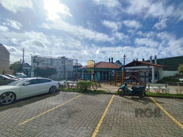 Apartamento em Porto Alegre, no bairro Vila Nova, com 2 dormitório(s), e 2 banheiros, à venda.