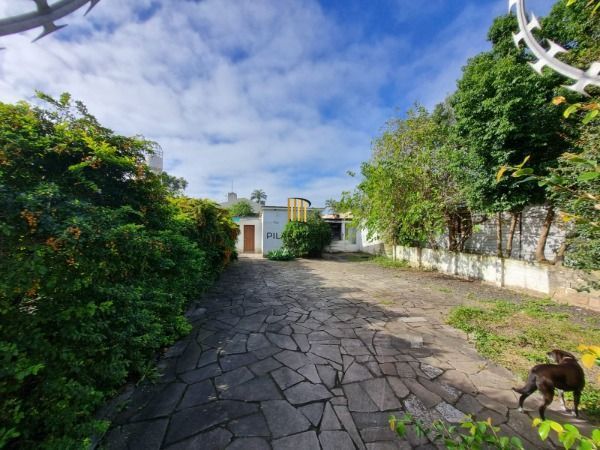 Terreno em Porto Alegre, no bairro Cavalhada, à venda.