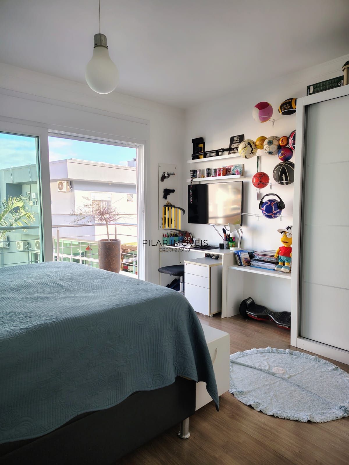 **Espetacular Casa de Condomínio com 3 suítes, Piscina com aquecimento**