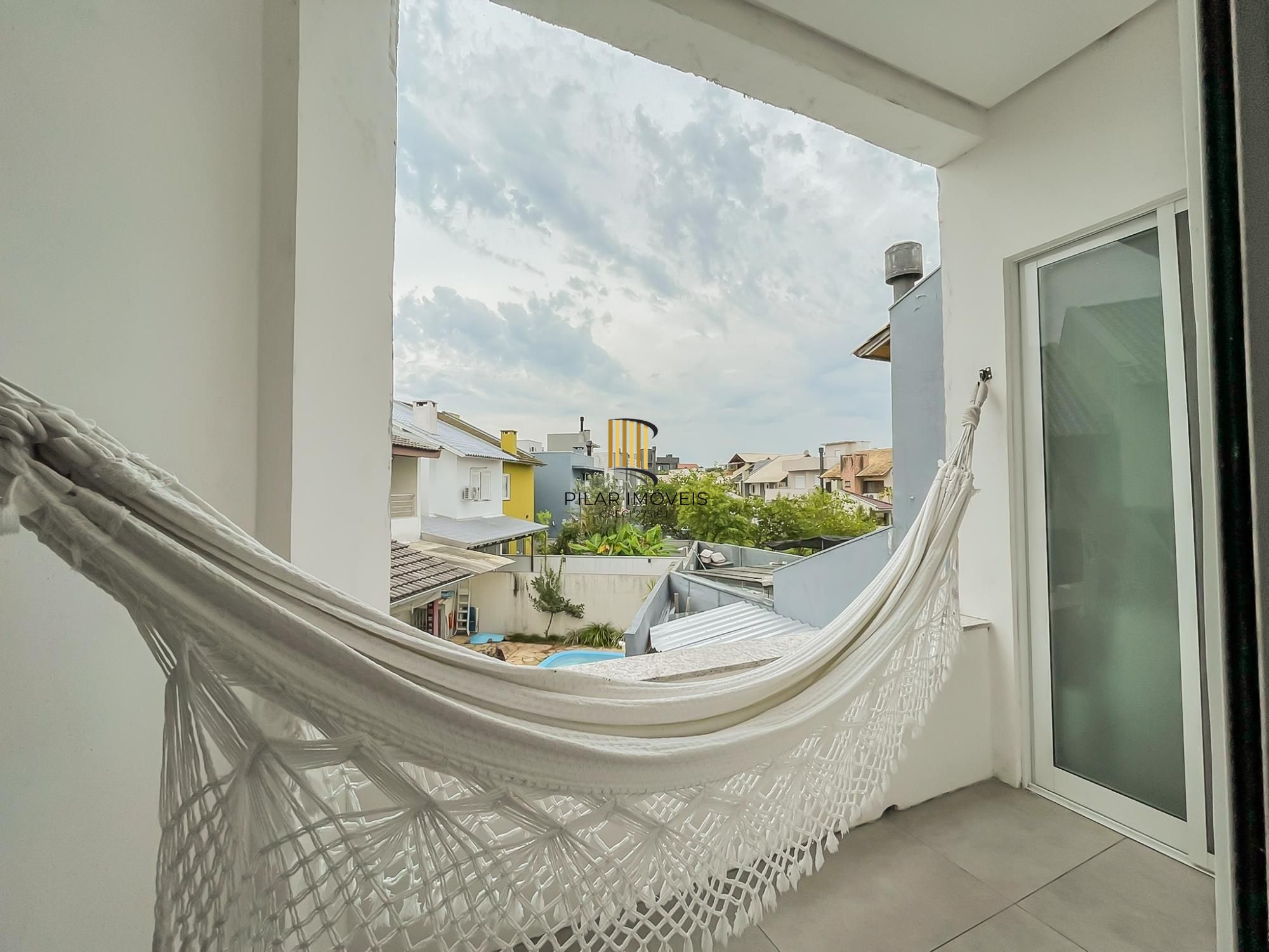 Casa 3 dormitórios no bairro Hípica