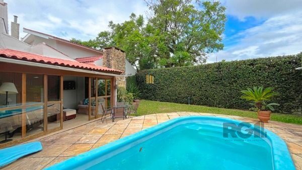 Casa 3 dormitórios no bairro Ipanema