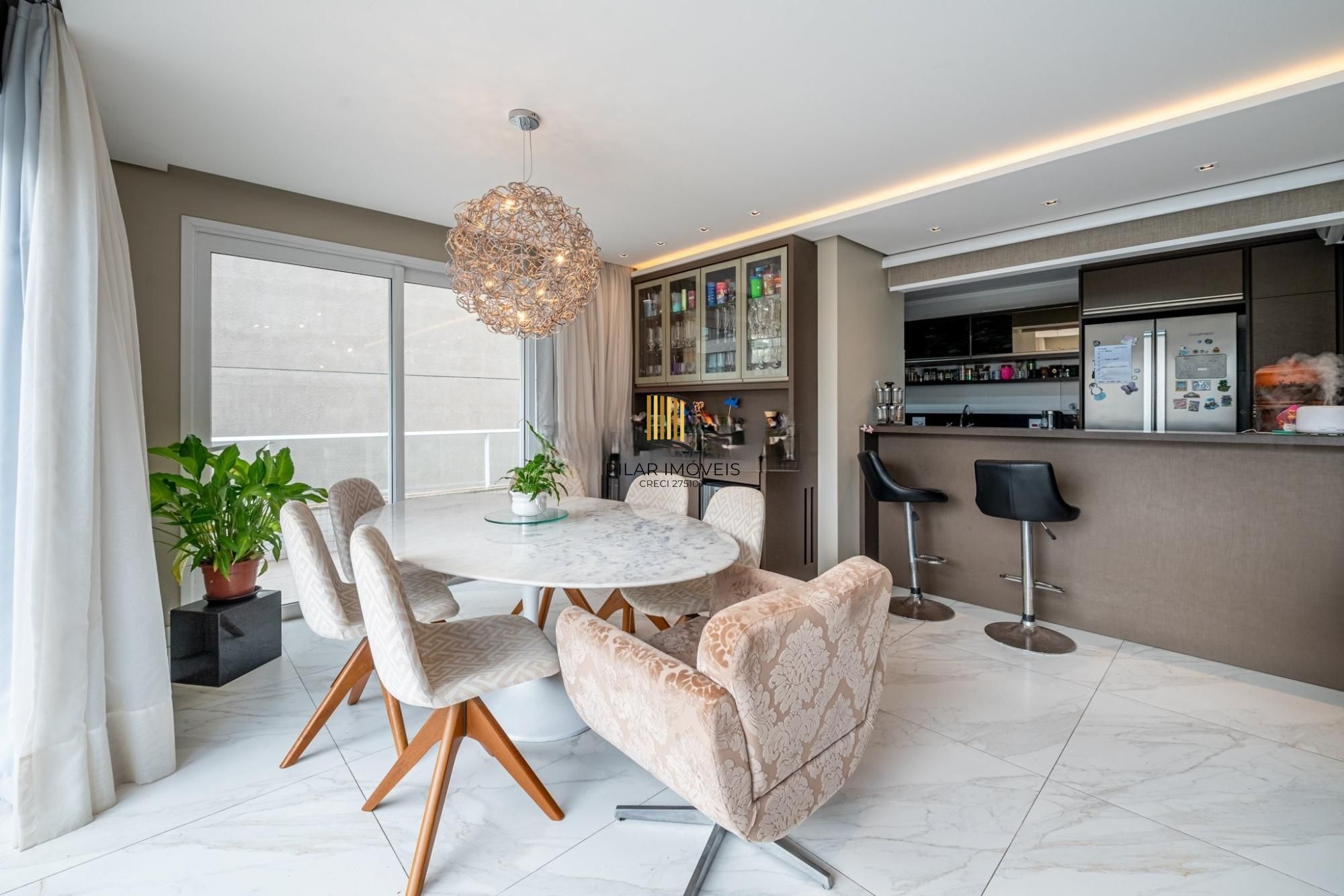 Apartamento Garden com 3 dormitórios e 3 vagas, no coração do Menino Deus!