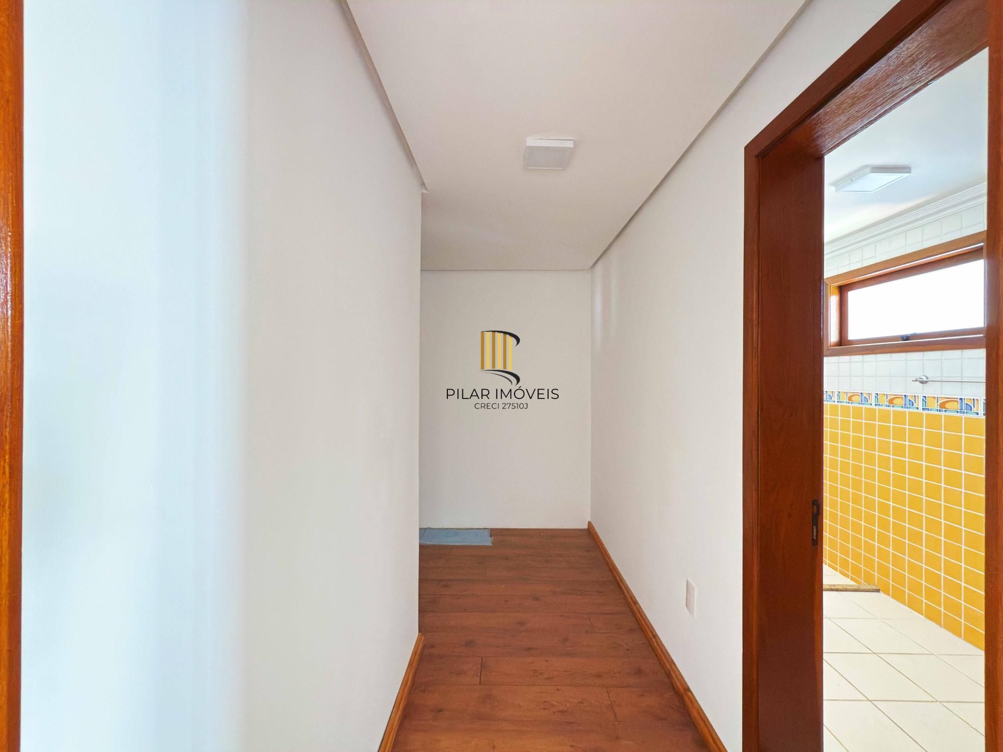 Casa 2 dormitórios no bairro Hípica